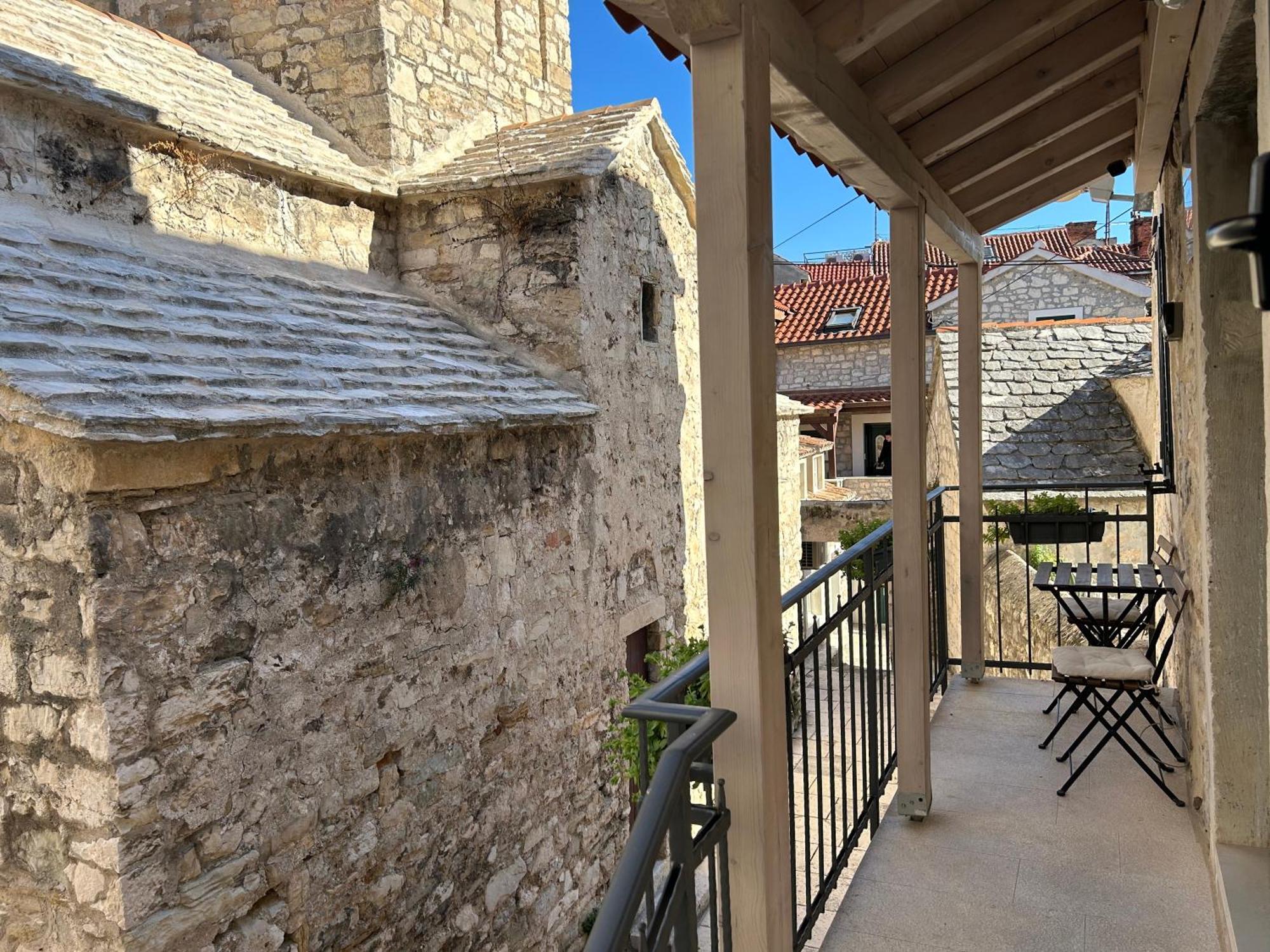 Perfectly Located Cherry Stone House Split Exterior photo