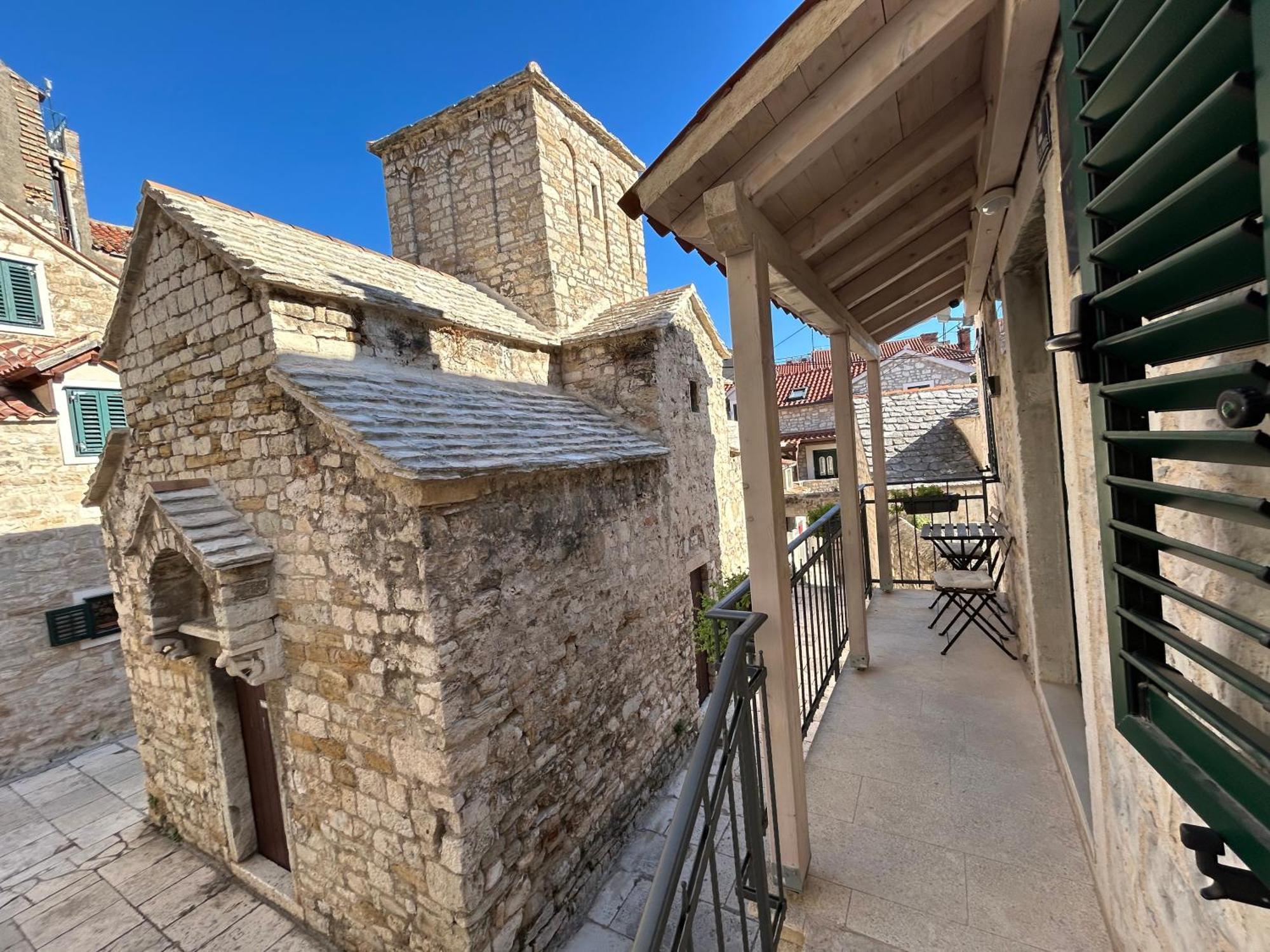 Perfectly Located Cherry Stone House Split Exterior photo